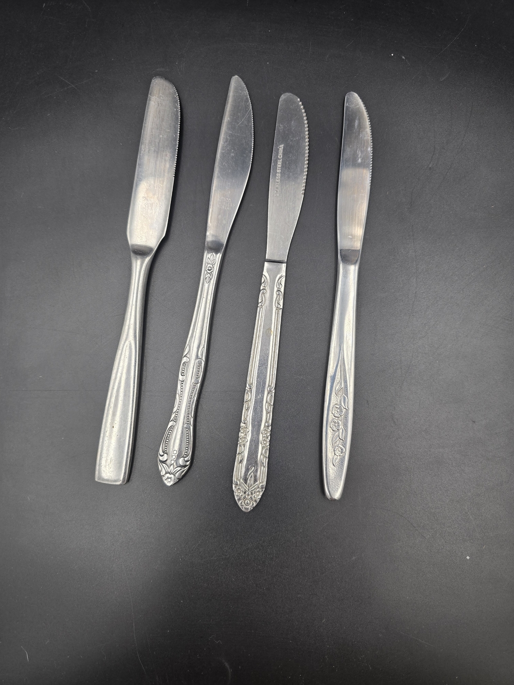 Stainless Steel Dinner Knives - Silver Finish (Set of 4)